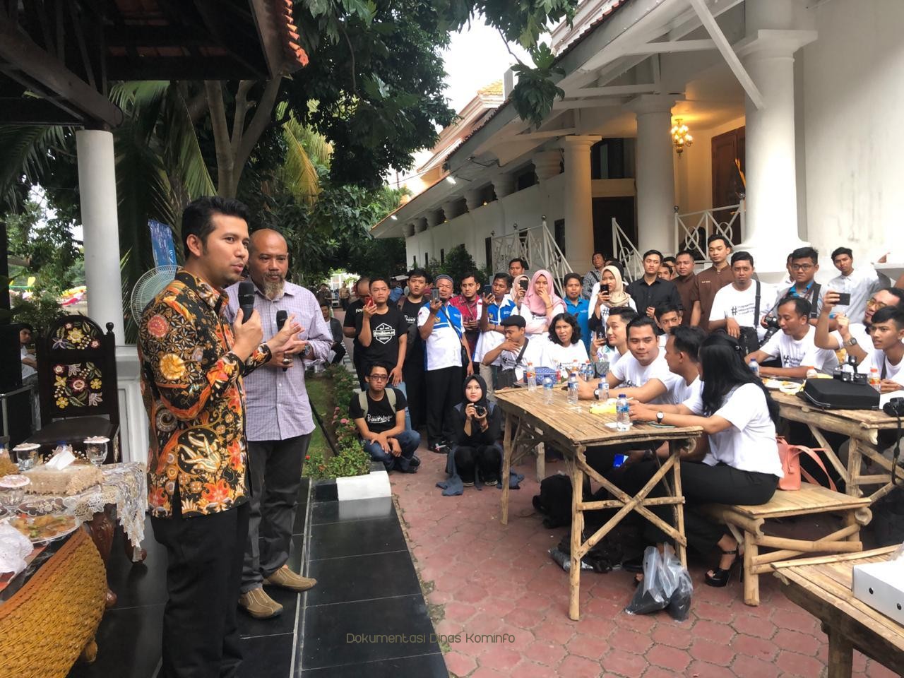 Kopilaborasi Bersama Wagub Jatim, Saatnya Pegiat Sosial Tampil Sebagai Media Influencer   