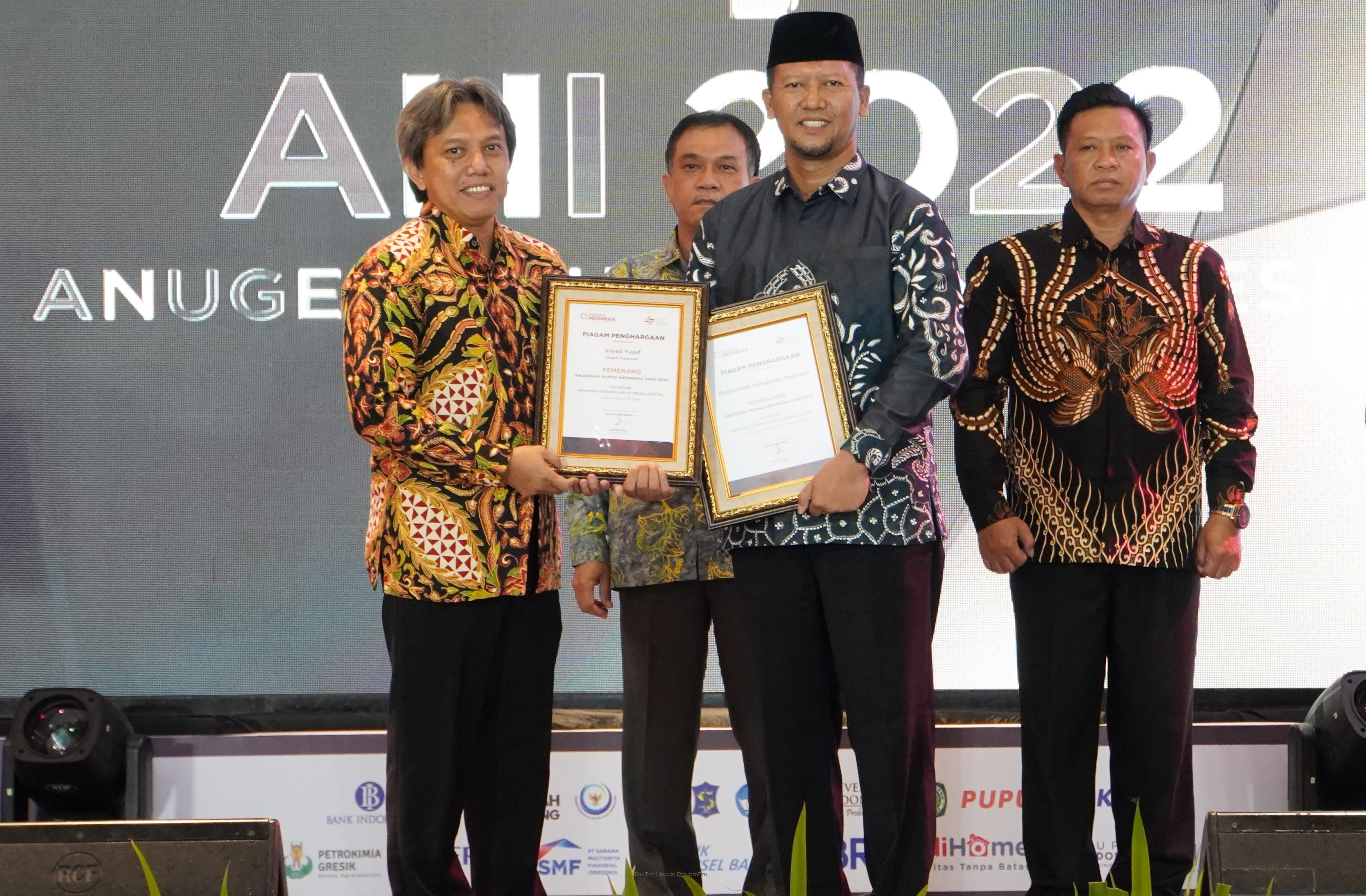 Gambar berita