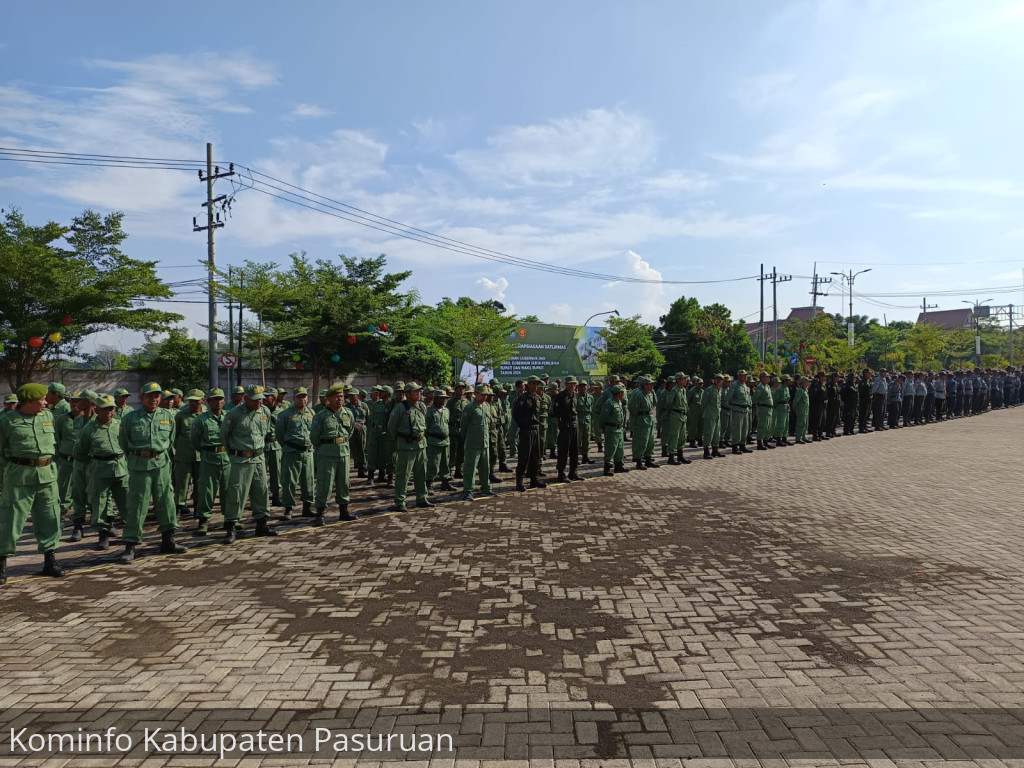 6811 Anggota Satlinmas Kabupaten Pasuruan Siap Amankan Pilkada 2024