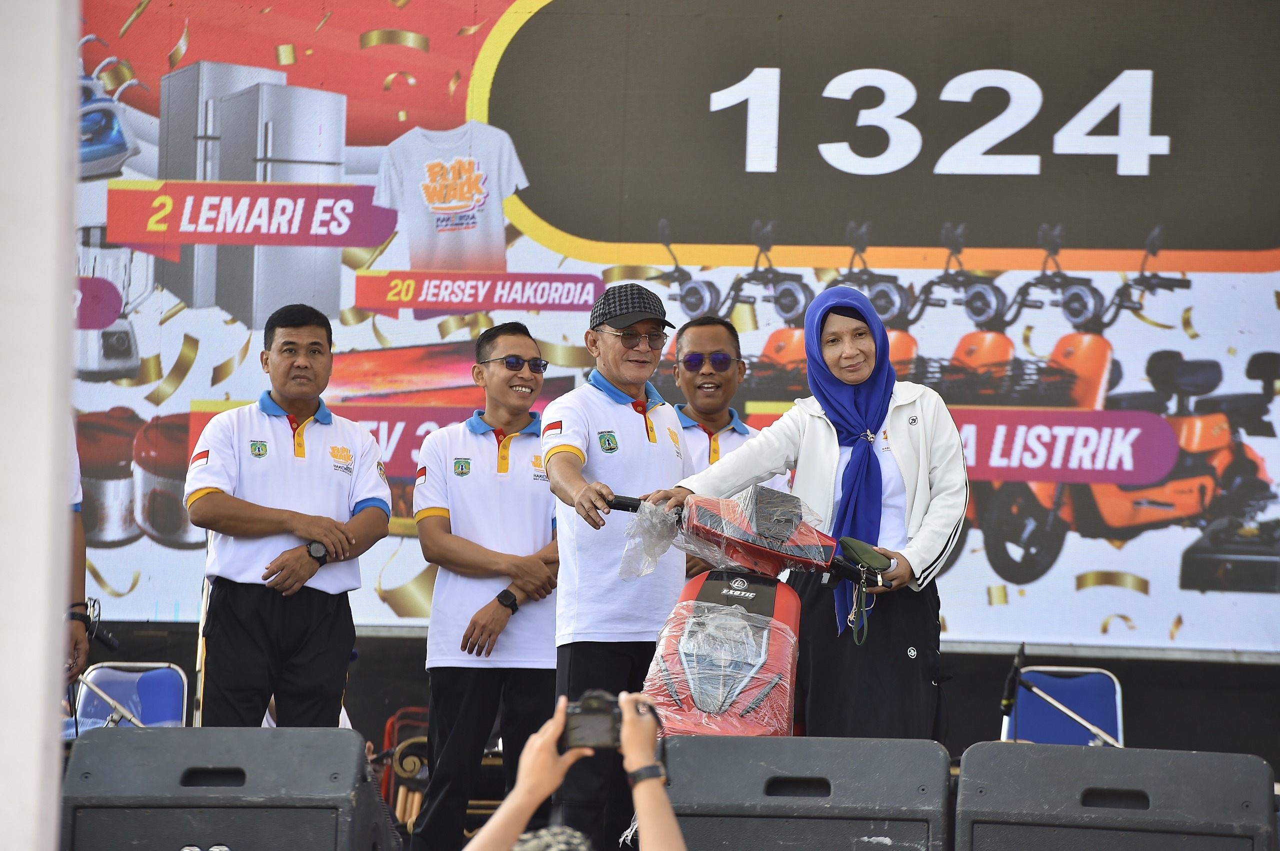 Sampul untuk Penyerahan Hadiah di Acara Puncak Peringatan Hari Anti Korupsi Sedunia (HAKORDIA) dan HUT KORPRI ke 54