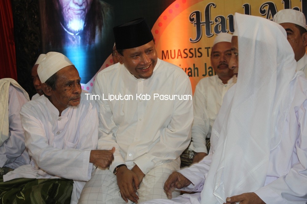 RIBUAN UMAT ISLAM HADIRI HAUL AKBAR KE 10 MUASSIS THORIQOH DAN MASYAYIKH PONPES PCNU KABUPATEN PASURUAN