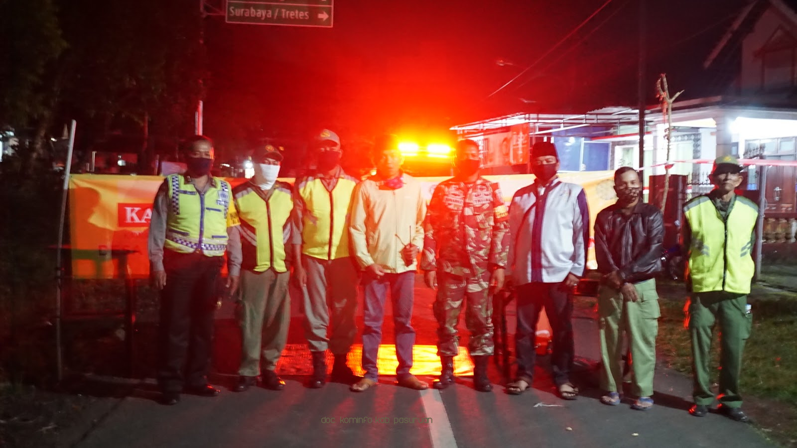 Putuskan Mata Rantai Penyebaran Covid-19, Desa Dayurejo Terapkan Physical Distancing di Beberapa Ruas Jalan  