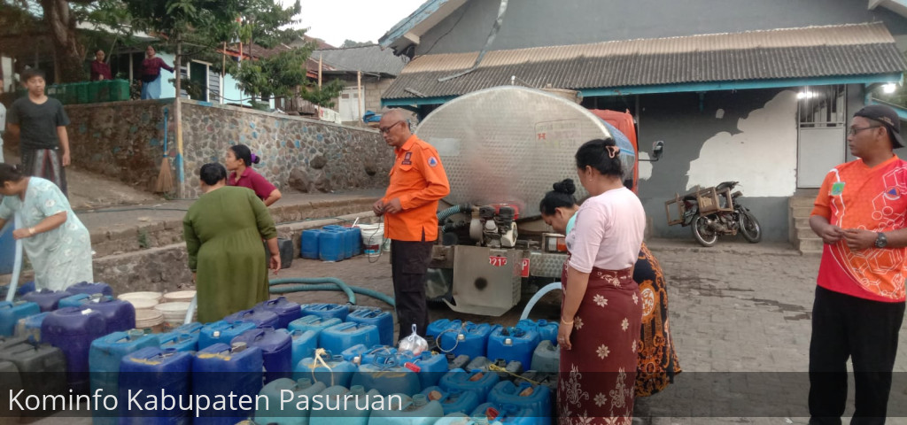 BPBD Kabupaten Pasuruan Mulai Dropping Air Bersih ke 12 Desa Terdampak Kekeringan
