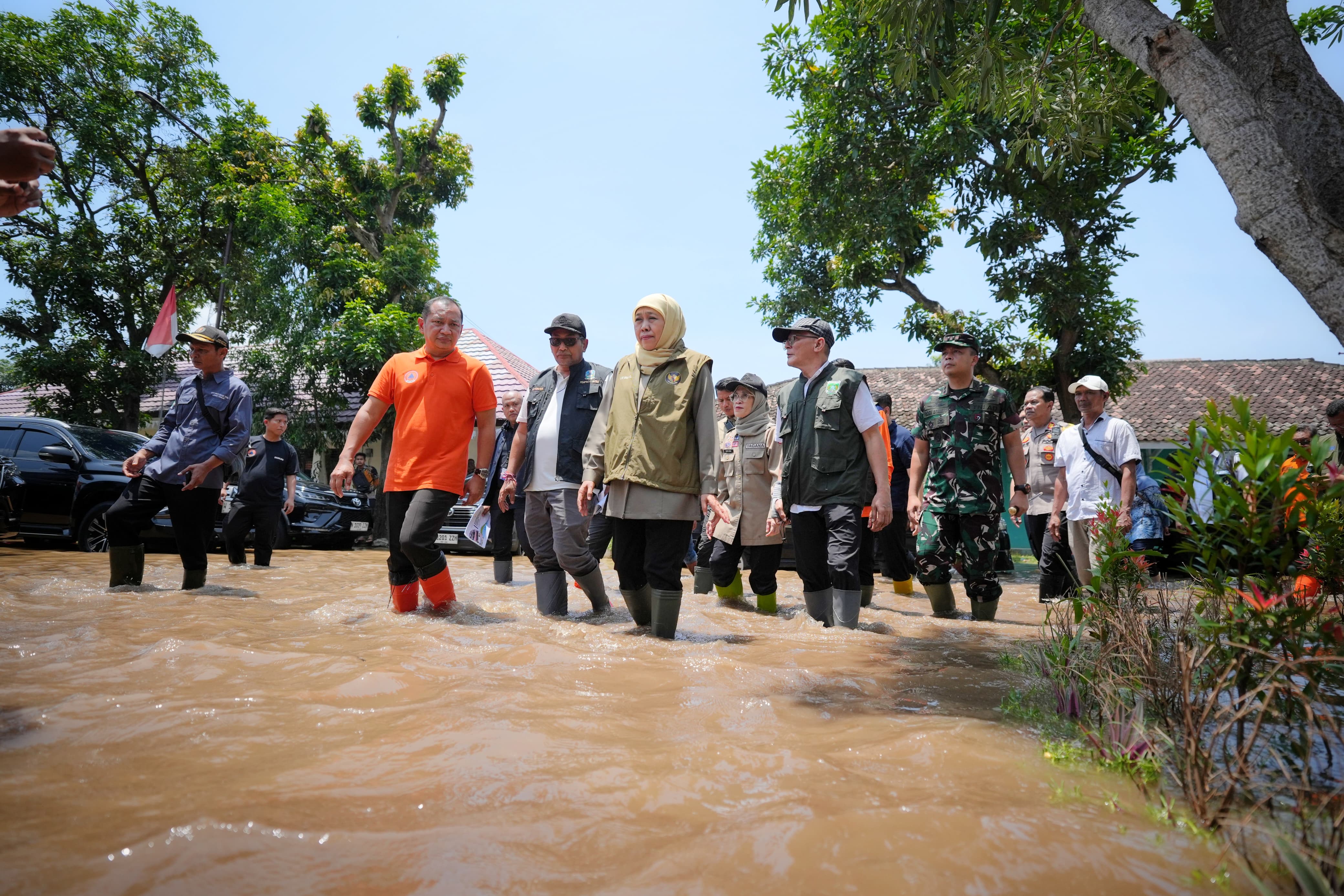 Sampul untuk Gubernur Jatim dan Wabup Pasuruan Tinjau Banjir Yang Masih Menggenang di Kecamatan Rejoso