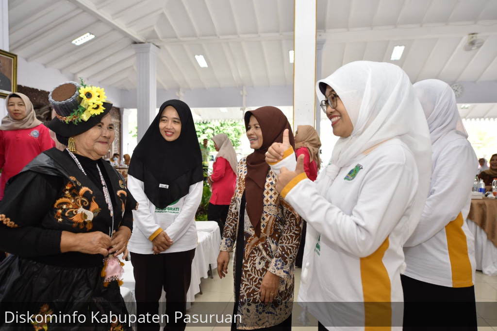 RSUD Grati dan PKK kabupaten Pasuruan Meriahkan Hari Lansia Nasional Dengan Fashion Show Usia 60 tahun Ke Atas