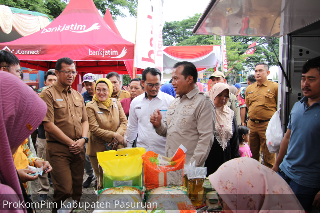 Buka Pasar Murah Di Tanah Kas Desa Karangjati Bypass Pandaan, Pj. Bupati Nurkholis: Pasar Murah Lebih Bermakna Jika Digelar Di Wilayah Terdampak Banjir