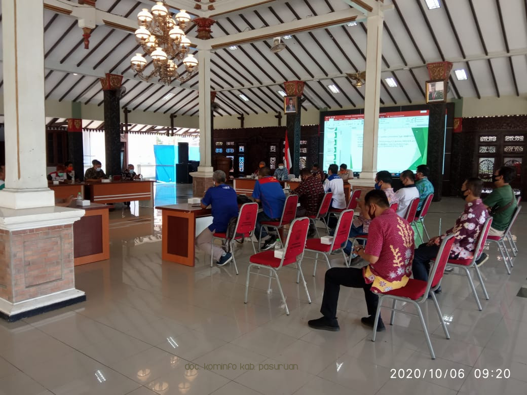 Tolak UU Omnibus Law Cipta Kerja, Puluhan Perwakilan Buruh Curhat ke Bupati Irsyad Yusuf