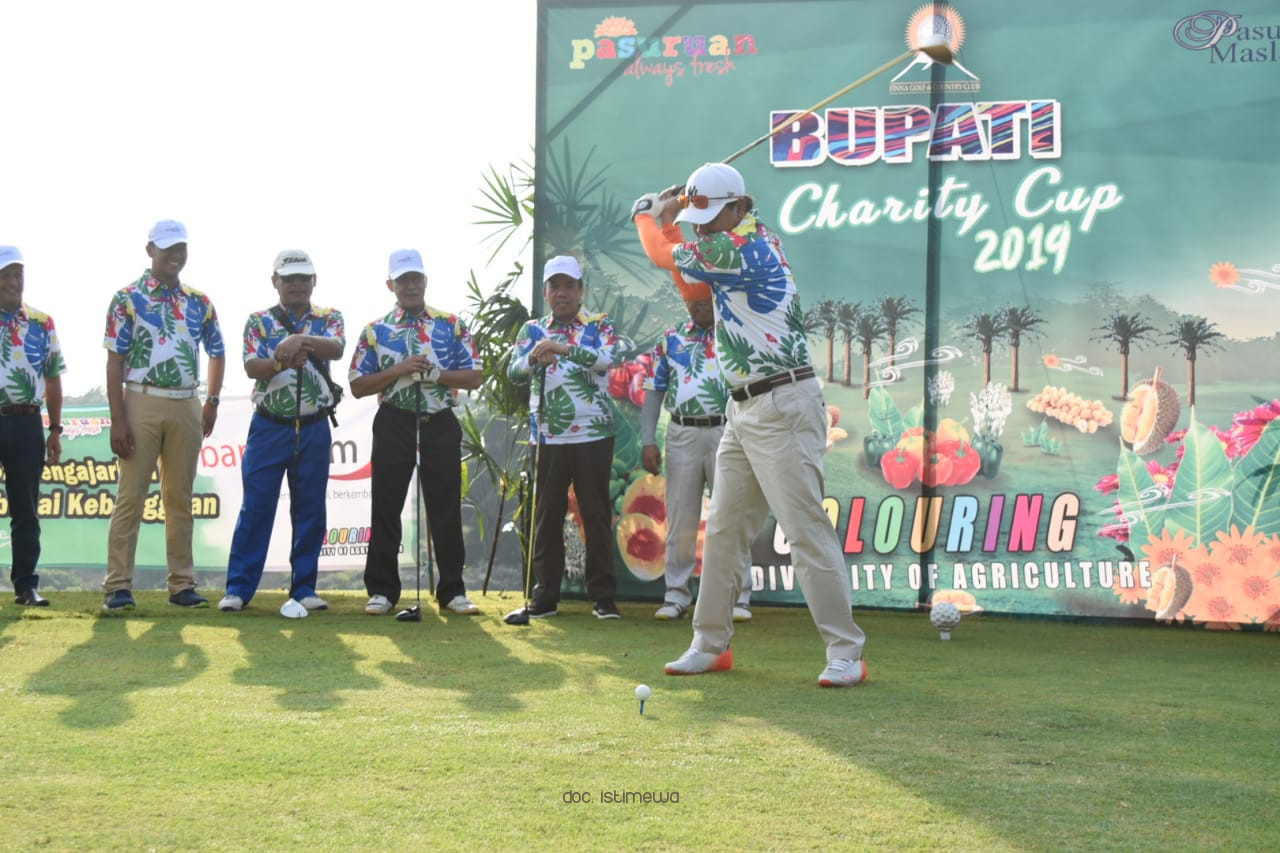 Bermain Golf sembari Berdonasi untuk Sosial Kemanusiaan