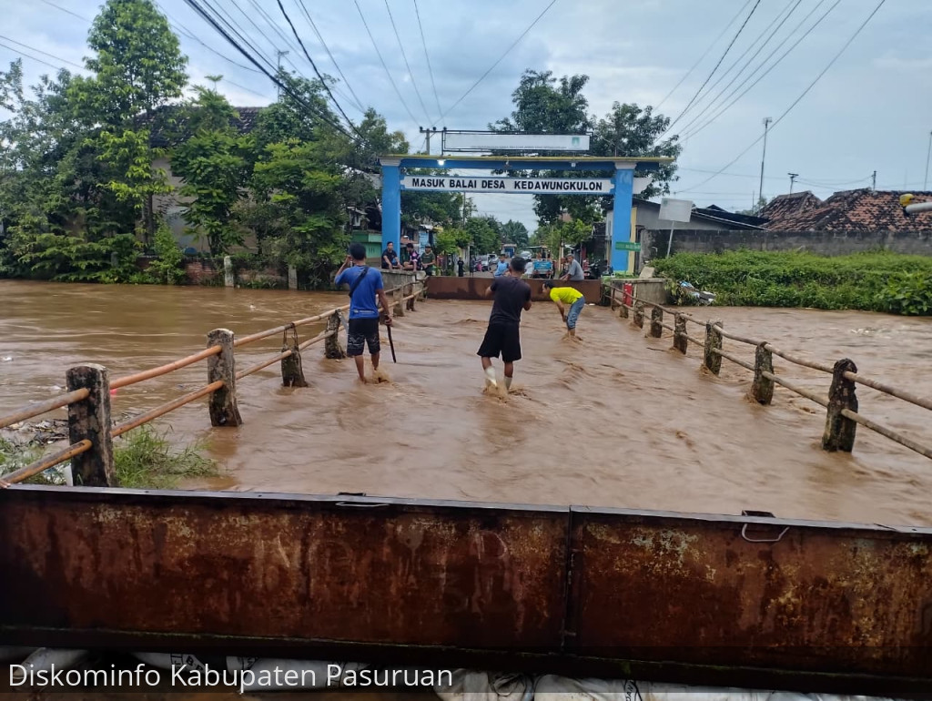 Lebaran Hari Kedua, Banjir Terjang Bandaran dan Kedawung Kulon