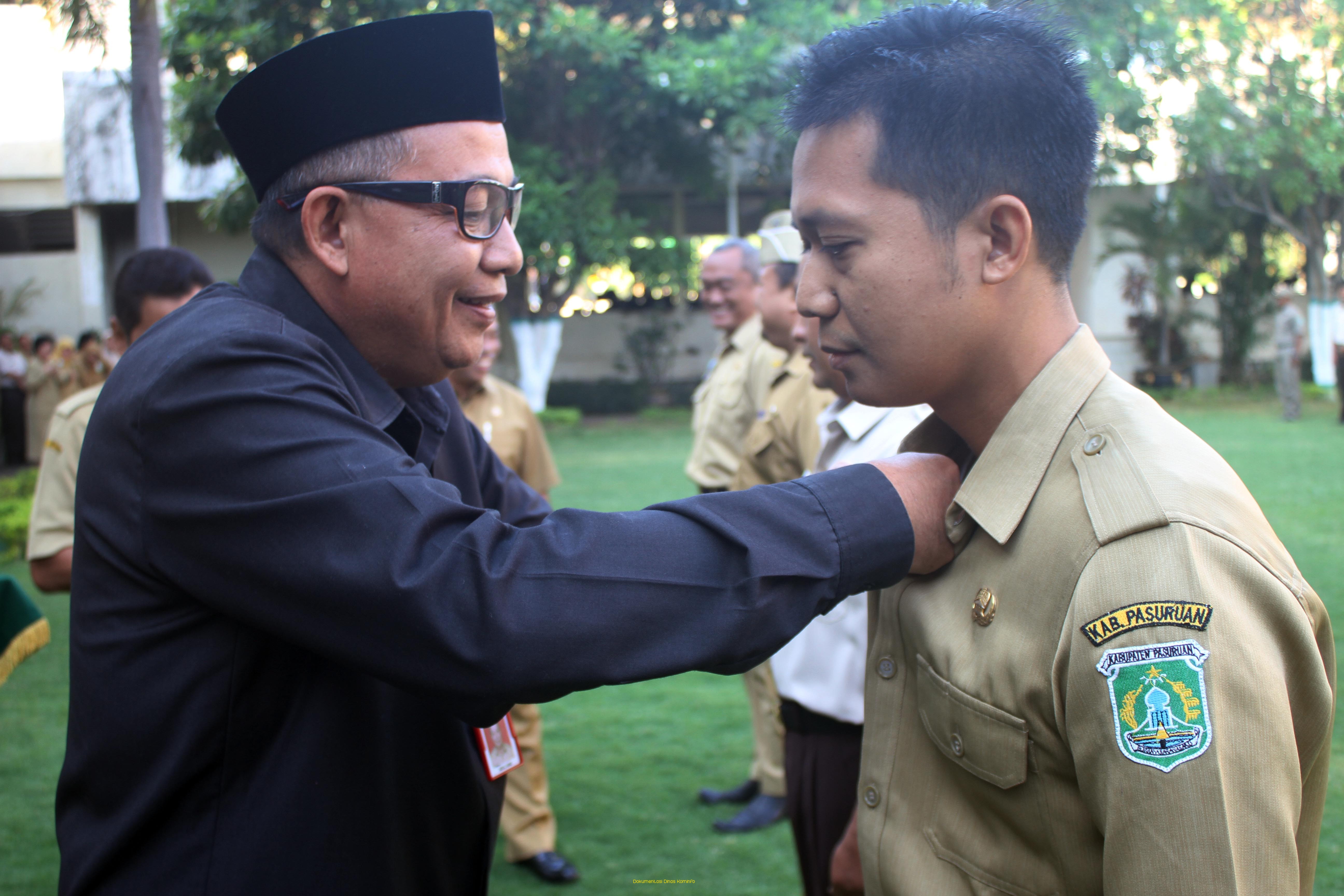 Mulai Hari Ini, Seluruh Karyawan Pemkab Pasuruan Wajib Kenakan PIN Hari Jadi ke 1089