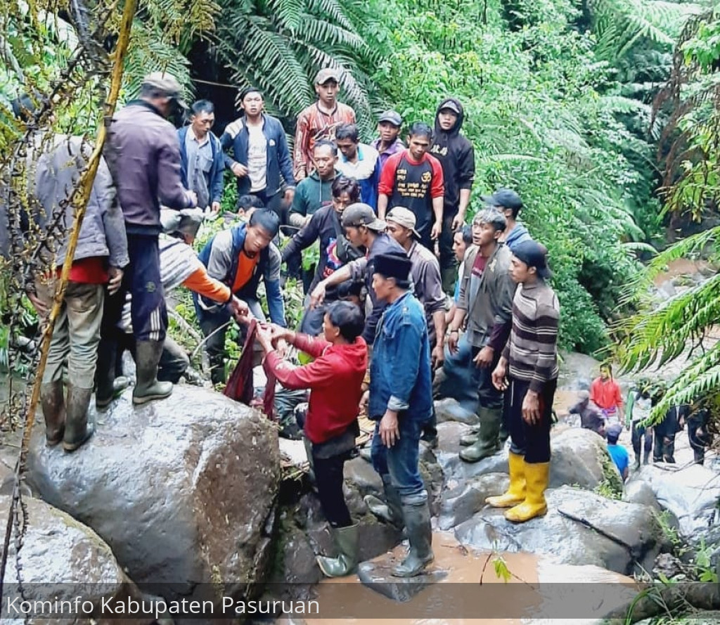 Longsor Terjadi di Puspo. Tiga Petani Kentang Ditemukan Meninggal Dunia