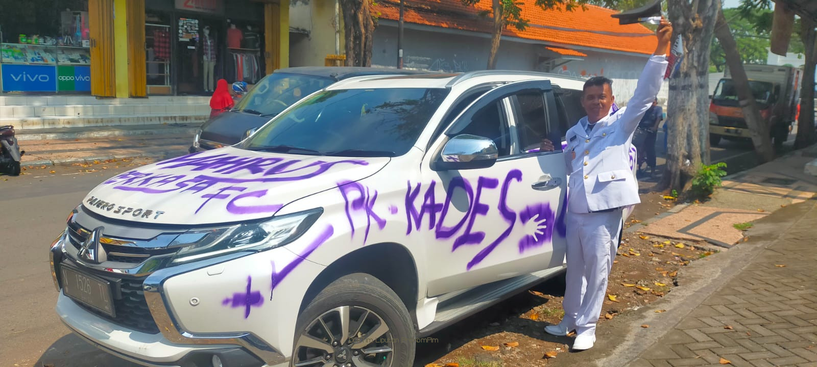 Iseng, Kades Wates Terpilih Coret-Coret Mobil Mewahnya 