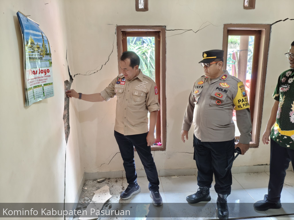 Fenomena Tanah Gerak di Purwodadi. Pj Bupati Pasuruan : Semua Warga Sudah Kita Ungsikan. Logistik Aman dan Kita Tunggu Asesment dari Tim Terpadu Pemprov Jatim