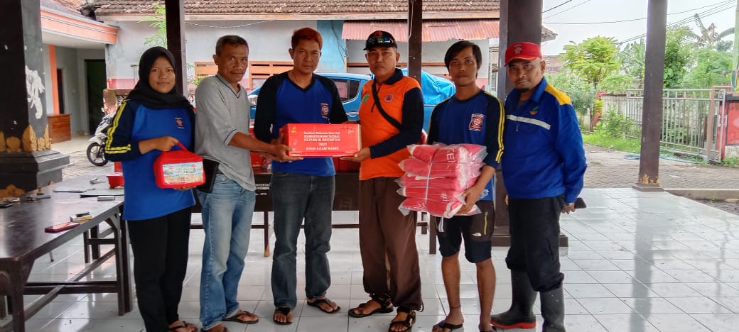 Dinsos Kabupaten Pasuruan Salurkan Bantuan Kebencanaan Korban Banjir dan Puting Beliung