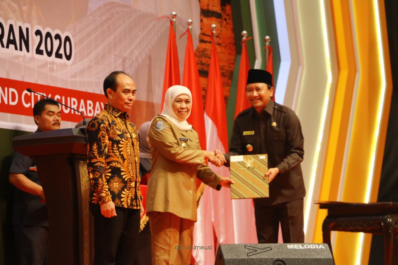 Kabupaten Pasuruan Raih Penghargaan Sebagai Daerah Pengelola Data Calon Debitur KUR Terbaik Se-Jawa Timur
