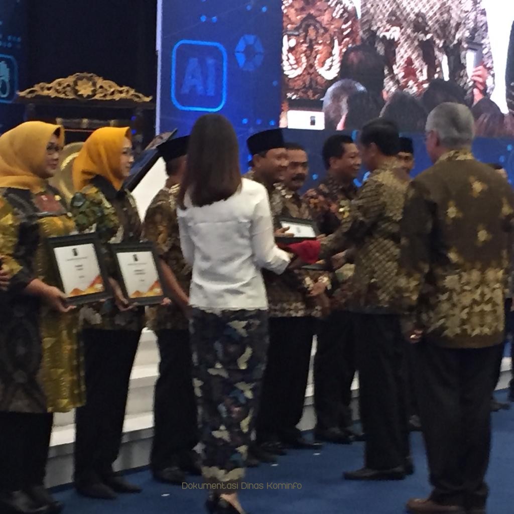 Presiden Joko Widodo Anugerahi Pasar Gempol Sebagai Pasar Ramah Lingkungan Terbaik se-Indonesia