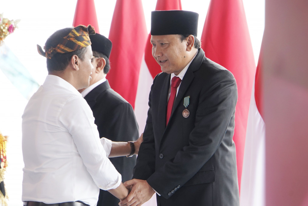 Presiden RI Anugerahi Bupati Irsyad Yusuf Tanda Kehormatan Satyalancana Wira Karya