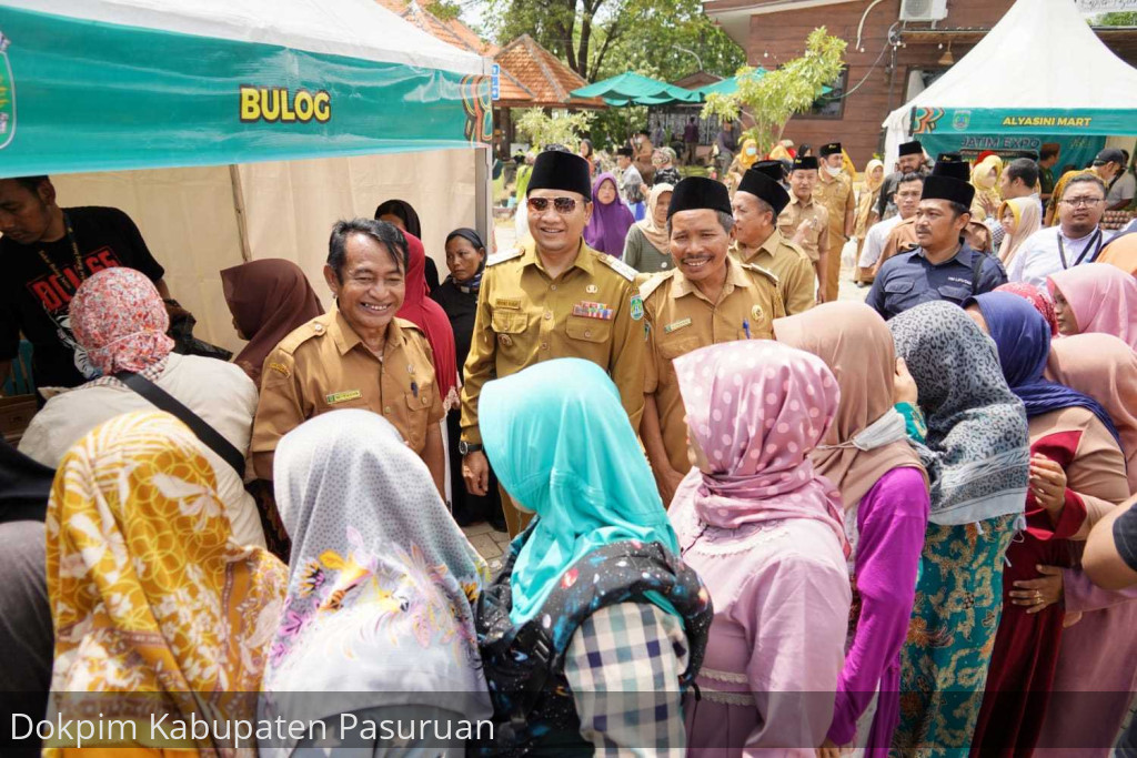 Hari Pertama Pasar Murah Ramadhan Tahun 2023, Ratusan Pengunjung Padati Rest Area Pohgading Pasrepan