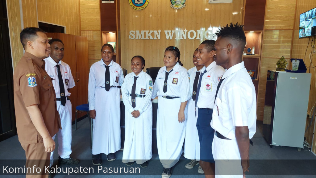 SMKN Winongan Didik 10 Pelajar Papua Program ADEM
