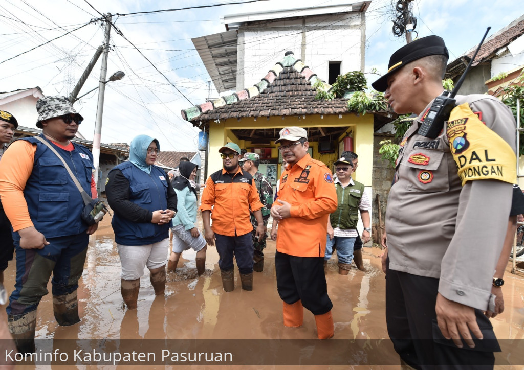 Sidak Banjir. Pj Bupati Andriyanto Ajak Warga Tingkatkan Kewaspadaan Bencana