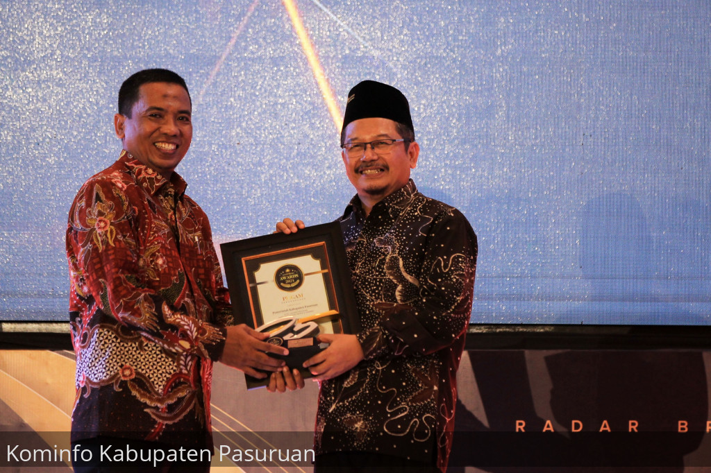 Pj Bupati Andriyanto Raih Radar Bromo Award 2024