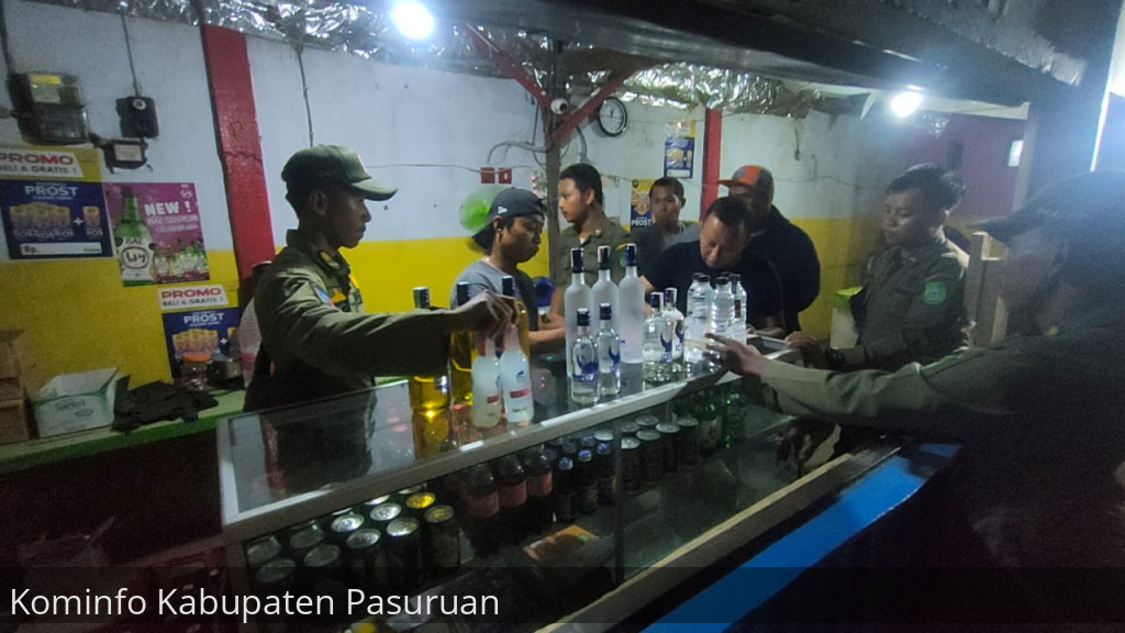 Sambut Ramadhan, Satpol PP, TNI POLRI Razia Warung Miras