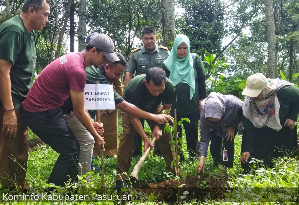 Hari Bumi Sedunia 2024, Pemkab Pasuruan Bersama PT Sorini Agro Asia Corporindo Tanam Bibit Pohon Penghijauan