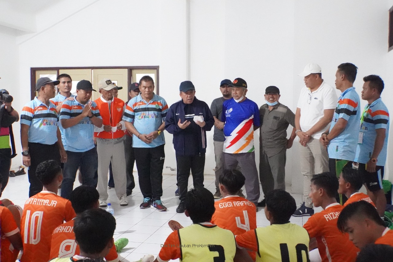 Dukung Tim Sepakbola Kabupaten Pasuruan, Wakil Bupati Hadir Dalam Pertandingan Final Porprov Jatim VII di Jember   