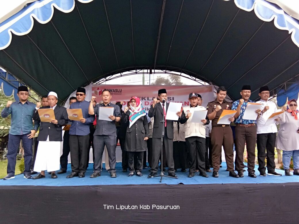 Tolak Money Politik dan Politisasi SARA, Panwaslu Kabupaten Pasuruan Gelar Deklarasi 