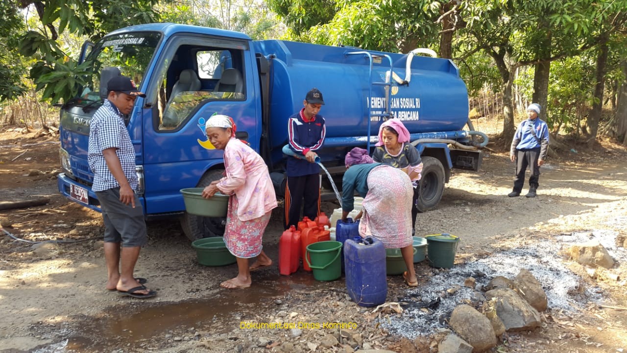 Kekeringan, Pemkab Pasuruan Dropping Air Bersih ke Desa Terdampak, 3X Sehari