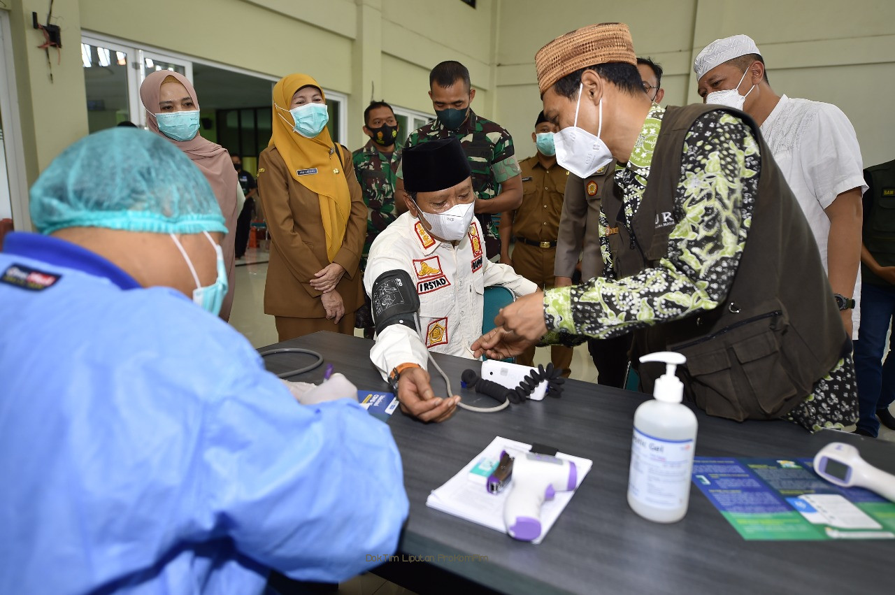 Tingkatkan Kekebalan Pada Varian Omicron, Bupati Irsyad Yusuf Ajak Warga Kabupaten Pasuruan Vaksin Booster