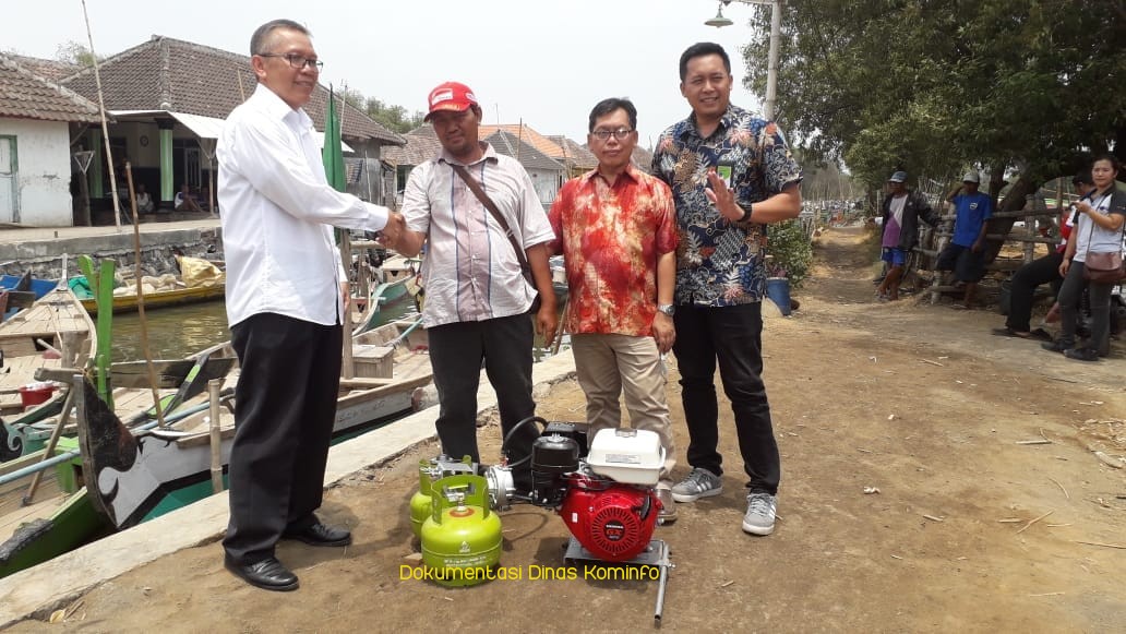 Kementrian ESDM Beri Paket Bantuan 631 Nelayan Kecil di Kabupaten Pasuruan