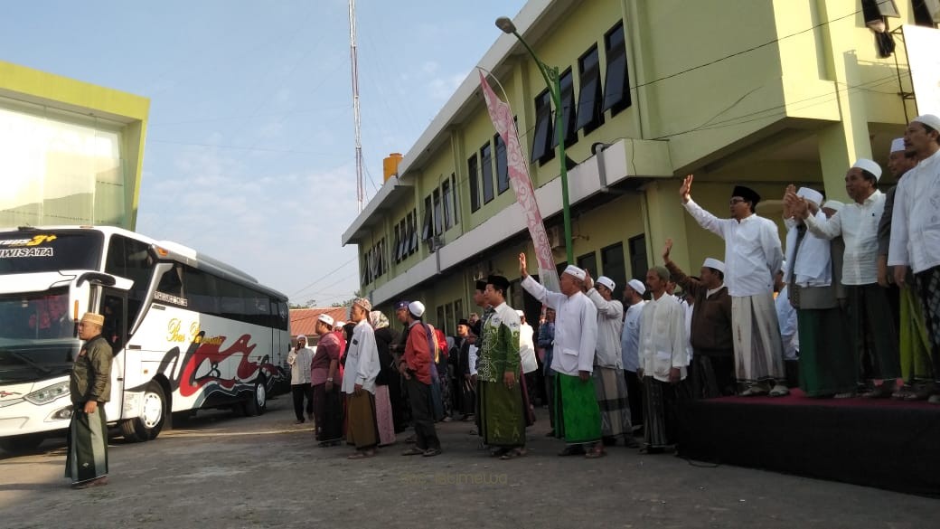 Bupati Irsyad Yusuf Berangkatkan 445 CJH Kabupaten Pasuruan Kloter 24