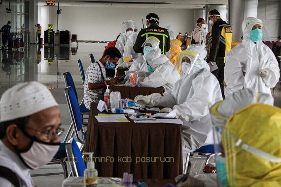Antisipasi Penyebaran Covid-19, PMI Jatim dari Malaysia di-Rapid Test 