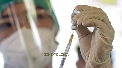 Vaksinasi  pekerja seni di Kabupaten Pasuruan, mulai dilakukan