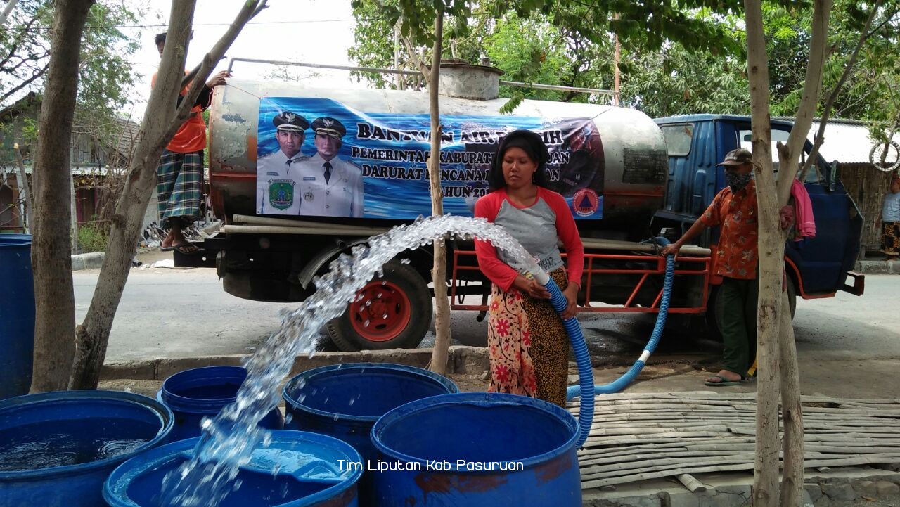 Intens Dropping Air Bersih ke 16 Desa Rawan Kekeringan 