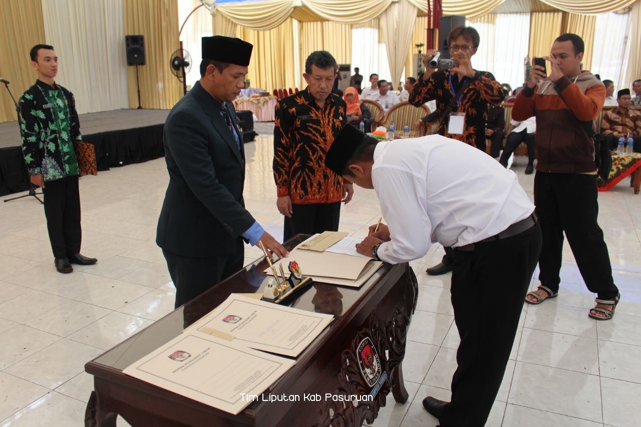 KPU Kabupaten Pasuruan Lantik 1215 Anggota PPK dan PPS Pilkada 2018