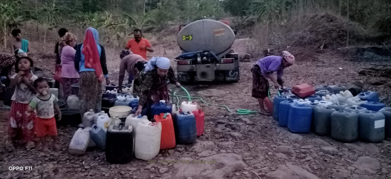 Meski Mulai Hujan, Pemkab Pasuruan Terus Dropping Air Bersih ke Wilayah Kekeringan