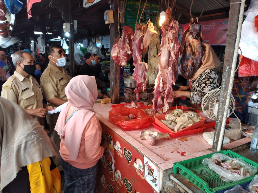 Harga Daging Ayam dan Telur Naik, Disperindag Kabupaten Pasuruan Himbau Pembeli Tak Kalap dan Penjual Tak Menimbun 