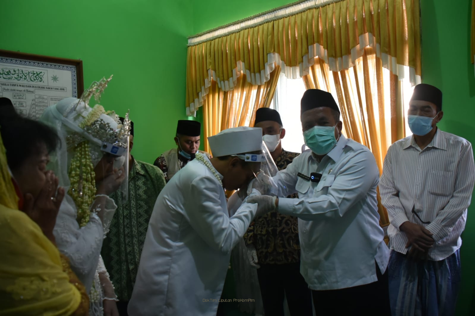Wabup Pasuruan, Gus Mujib Imron Keliling KUA Nikahkan Warganya Meski Tak Kenal