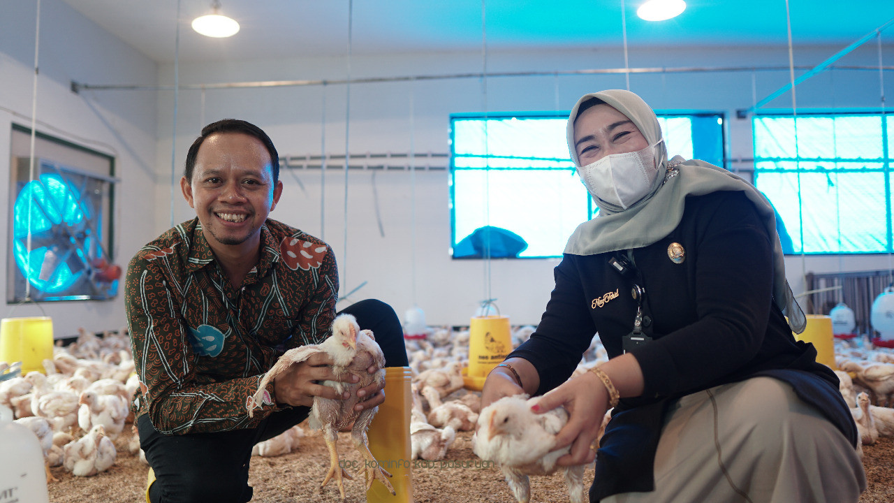 SMKN I Grati Ditunjuk Sebagai BLUD SMK di Jatim. Ada Toko Basmallah, Perakitan Smart TV Sampai Ternak Ayam Boiler