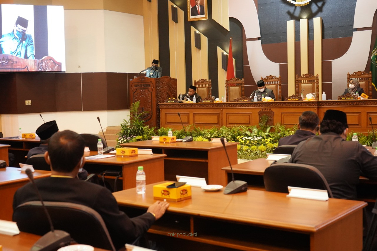 Rapat Paripurna II DPRD Kabupaten Pasuruan, Kepala Daerah Sampaikan Pendapat Akhir Tindaklanjuti Rekomendasi Masing-masing Komisi