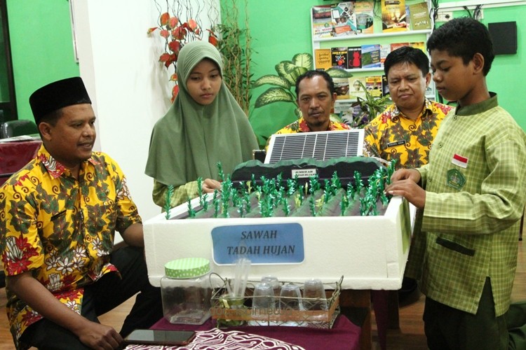 Dua Pelajar MTS Negeri 1 Pasuruan Juara Robotika Nasional