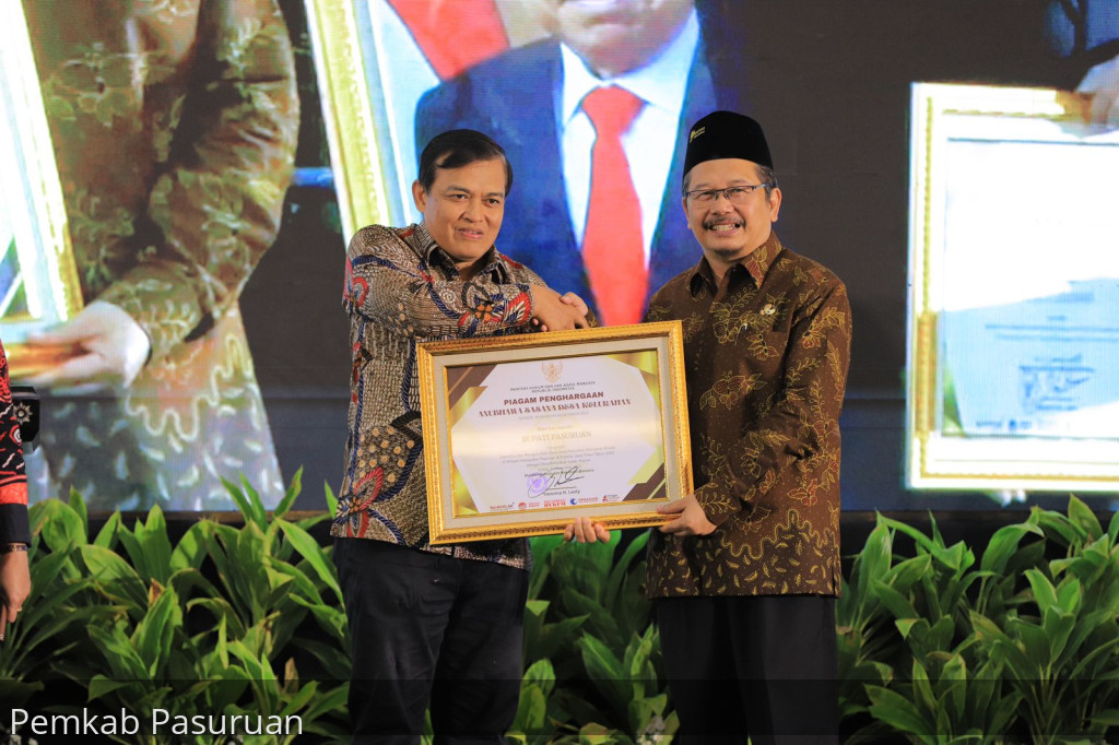 Pj Bupati Pasuruan, Andriyanto Raih Penghargaan Anubhawa Sasana Desa/Kelurahan 2024