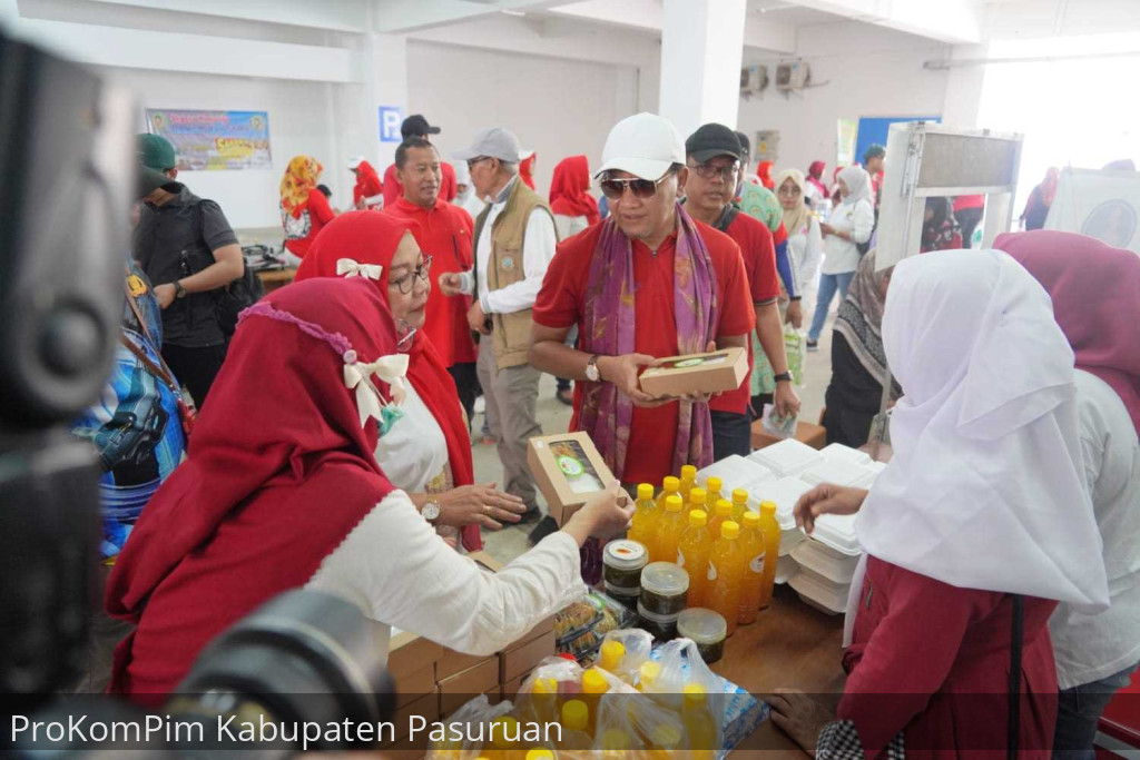 Meriahkan Puncak Hari Koperasi ke-76, DEKOPINDA Sinergi Bersama Pemkab Pasuruan Gelar Jalan Sehat dan Bazar UMKM