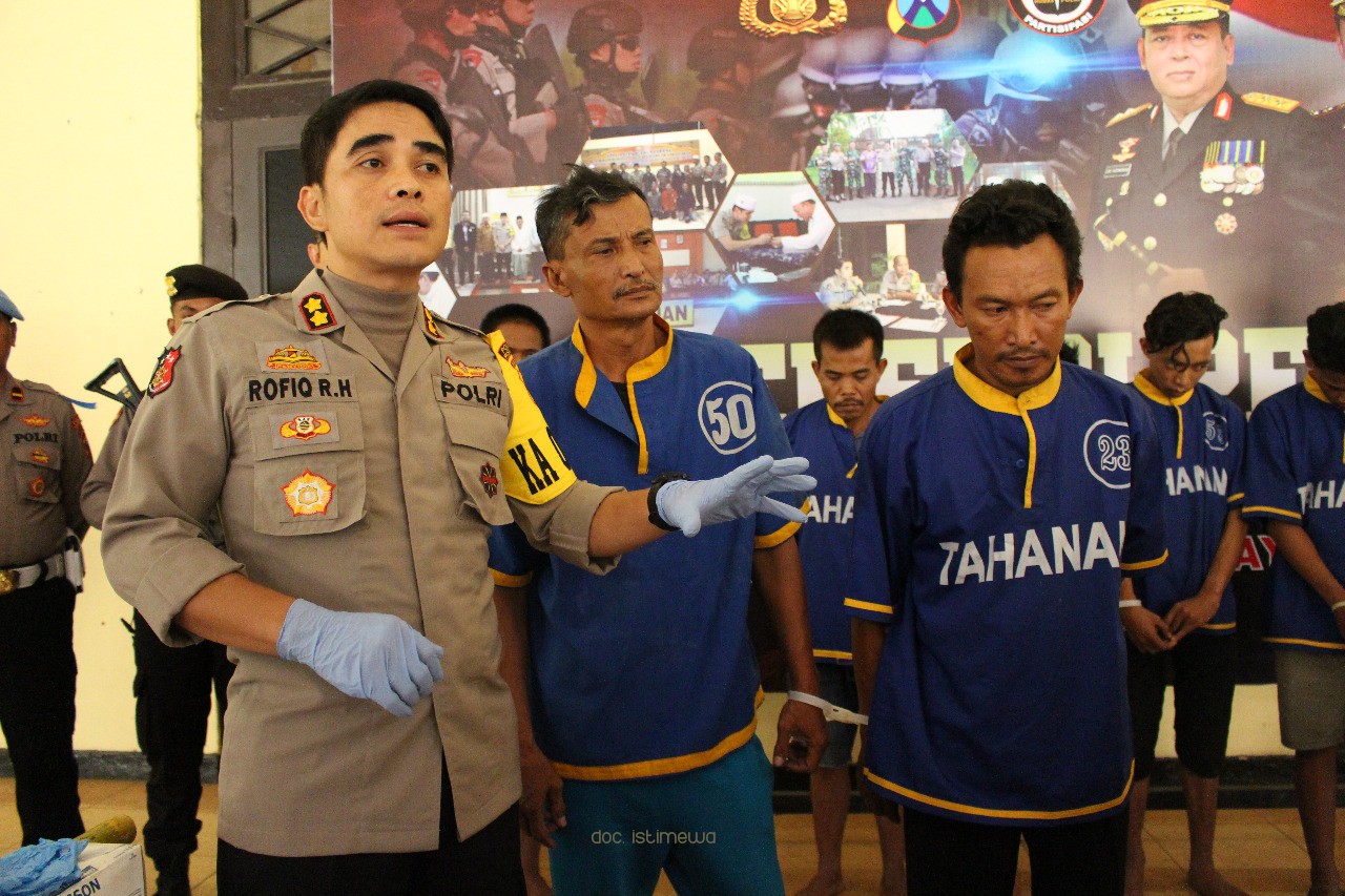 Polres Pasuruan Tangkap 2 Pelaku Diduga Membakar Hutan 