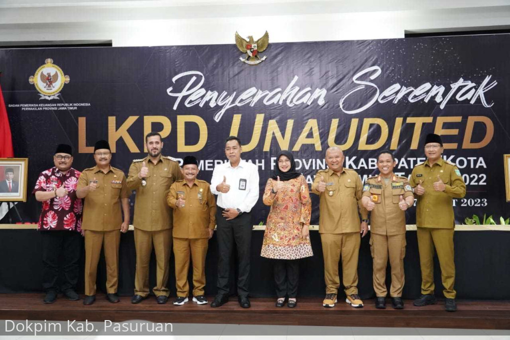 Wujud Kepatuhan Kelola Keuangan Daerah Secara Transparan dan Akuntabel, Bupati Irsyad Serahkan LKPD TA 2022 Tepat Waktu