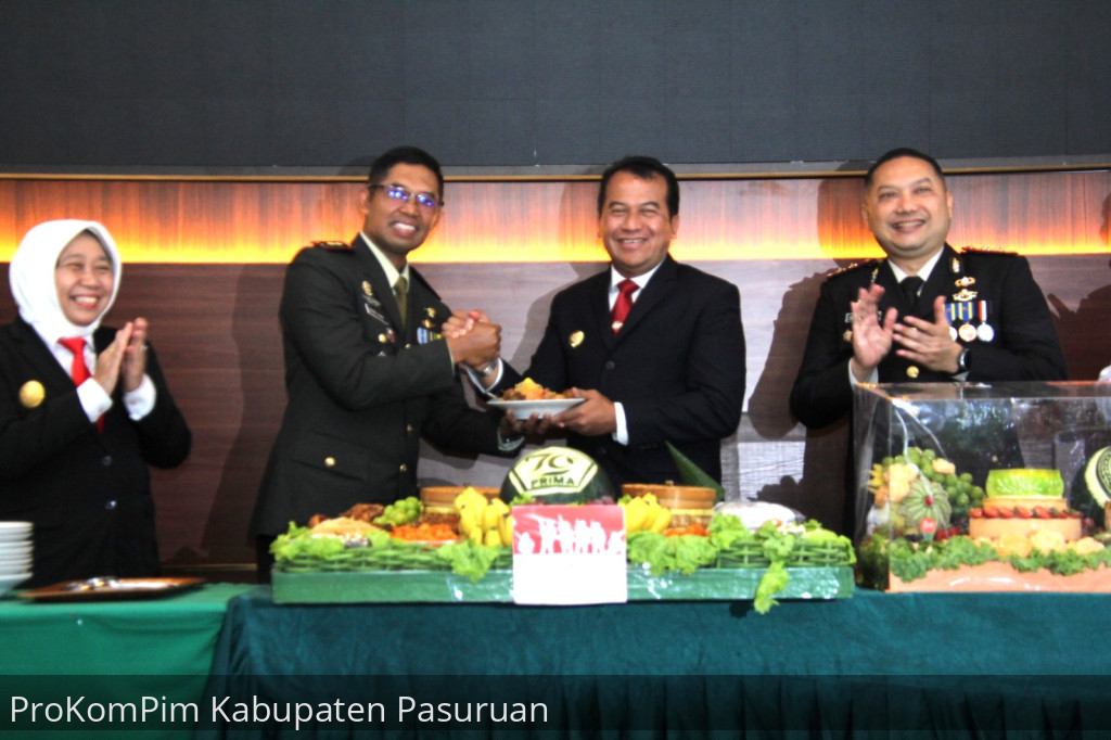 Hadiri HUT TNI ke-79, Pj. Bupati Nurkholis Ajak Kodim 0819 Pasuruan Bersinergi Sukseskan Pilkada Serentak Tahun 2024