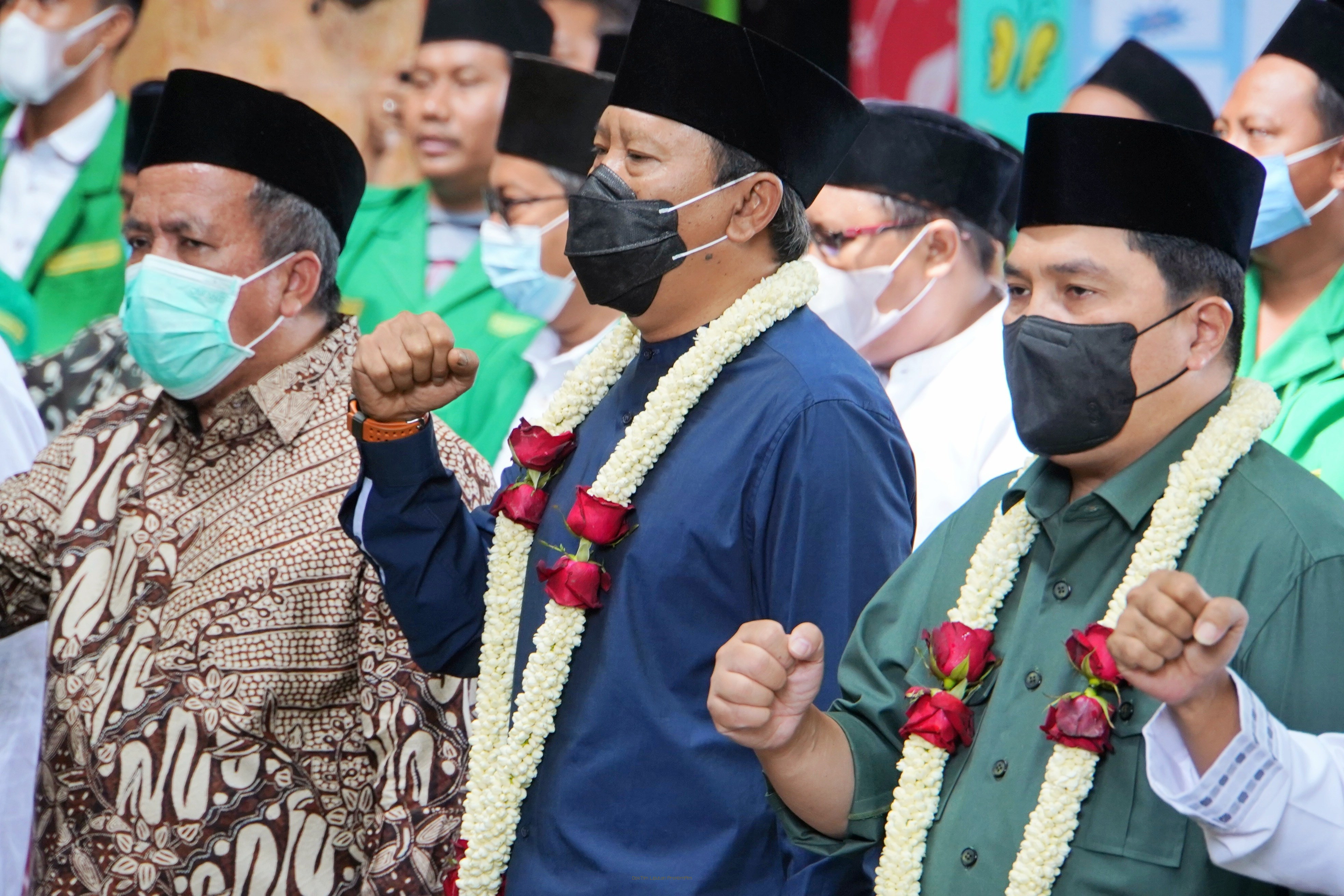 Hadir di Ponpes KHA Wahid Hasyim, Kepala Daerah Sampaikan Progress Vaksinasi Kolaborasi Kepada Menteri BUMN