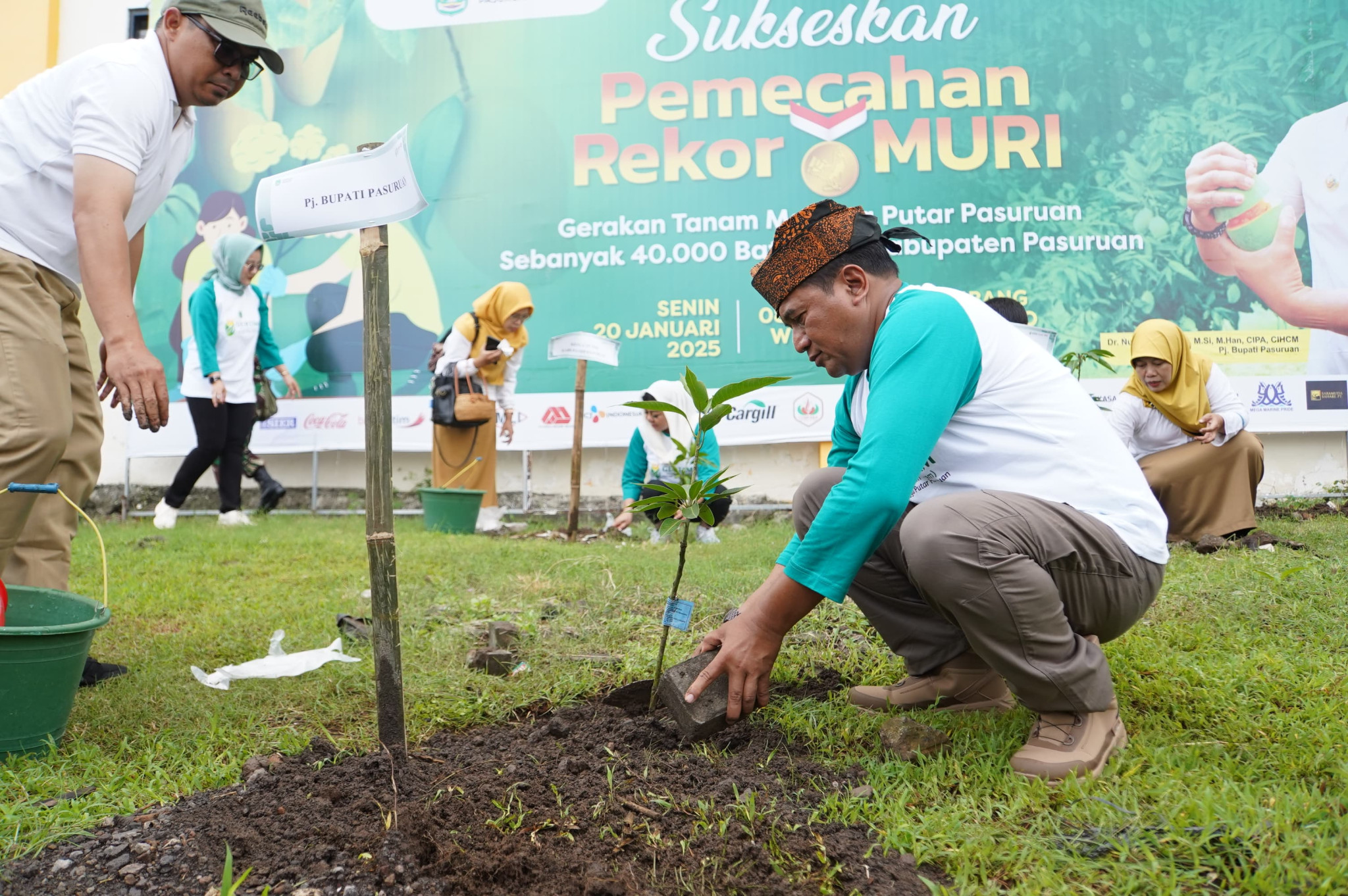 Sampul untuk Pemecahan Rekor MURI Gertam 40.000 Mangga Putar